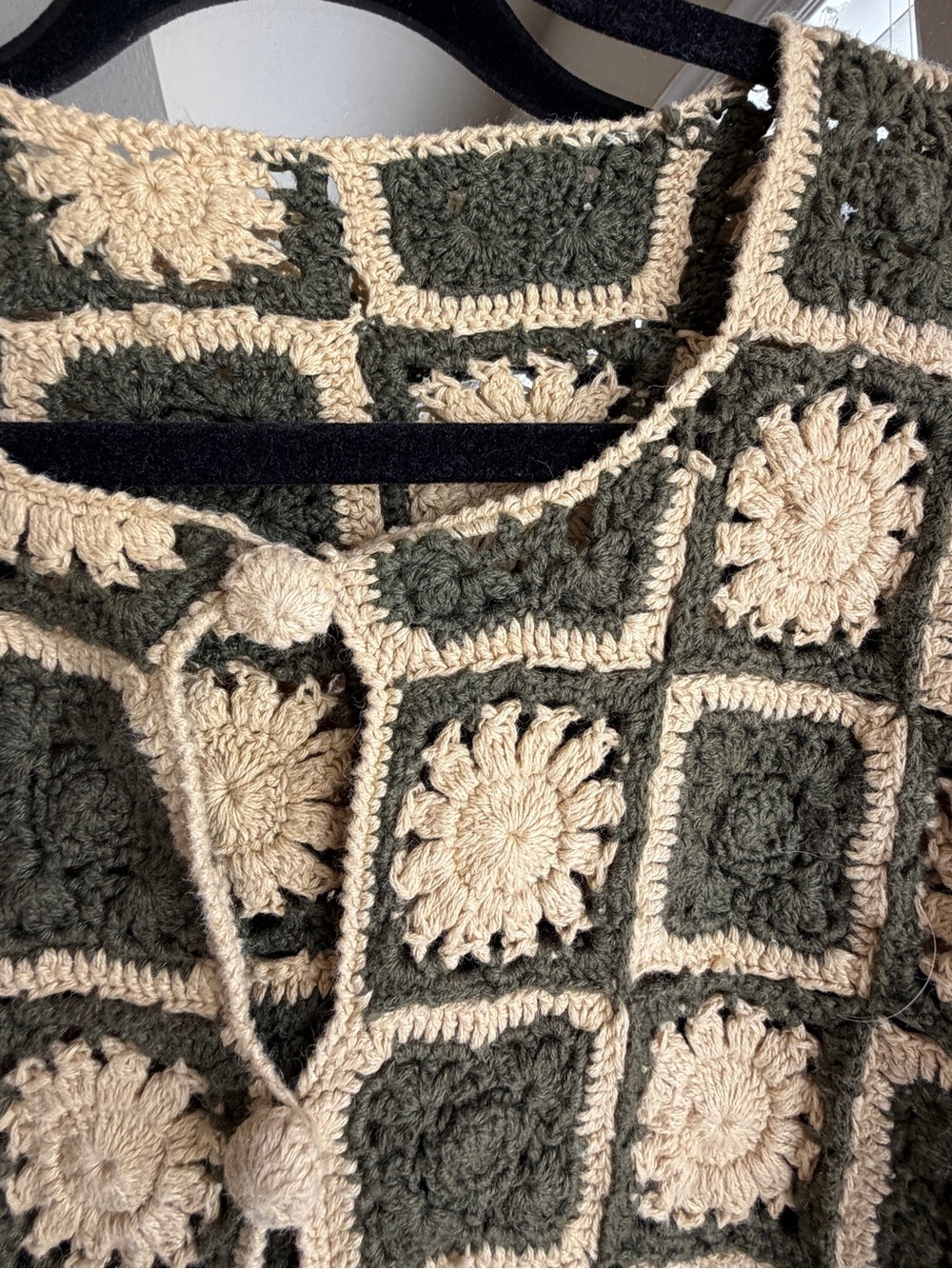 ✨ VINTAGE Handmade Crochet Granny Square Cardigan - Sage Floral ✨ - Picture 5 of 11